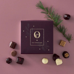 Fyldte JuleChokolader i Juleæske m. 18 stk - Ole Chokolade